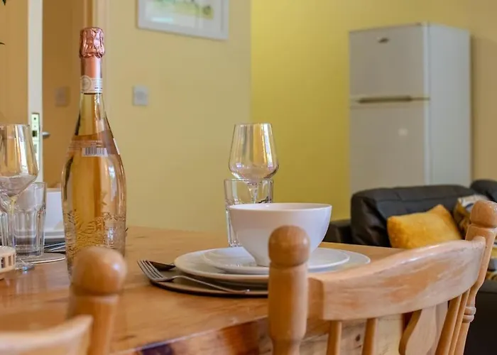 Holiday home 18 - Superb Duplex By Shortstays