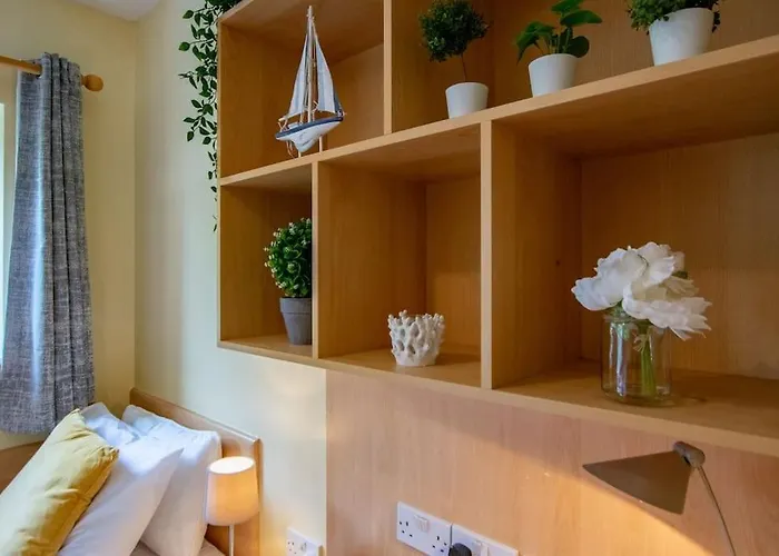 18 - Superb Duplex By Shortstays Holiday home *