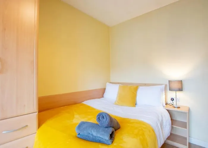 18 - Superb Duplex By Shortstays Holiday home