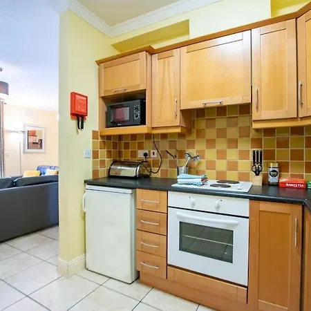 18 - 4br Duplex By Shortstays - Sleeps 8 * Galway